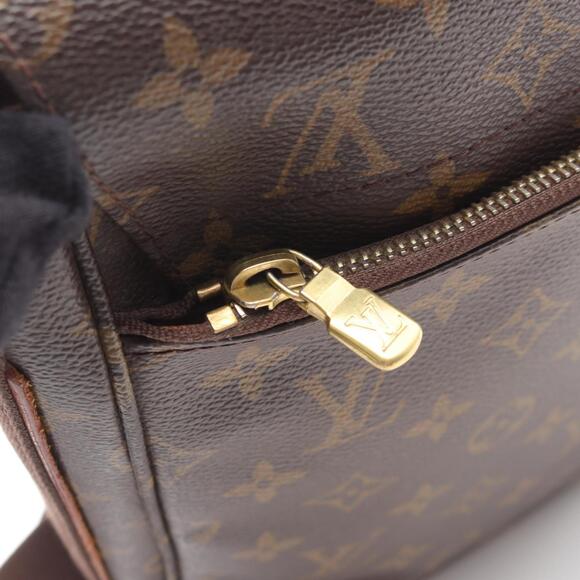 LOUIS VUITTON Authentic Brown Monogram Coated Canvas Messenger Shoulder Bag